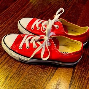 Converse Womens size 6 sneakers